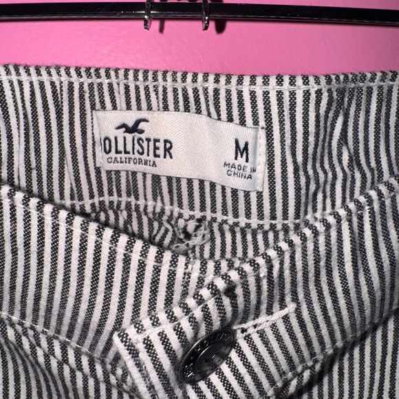 Hollister Black & White Striped Cropped Ankle Pants Relaxed Fit - Picture 2 of 5